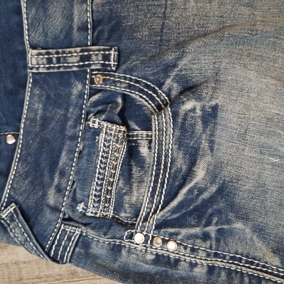 NWOT Amethyst Distressed Jeans Size 11 - Picture 5 of 10